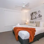 Bliss At Broadbeach - Large Canal Facing Property