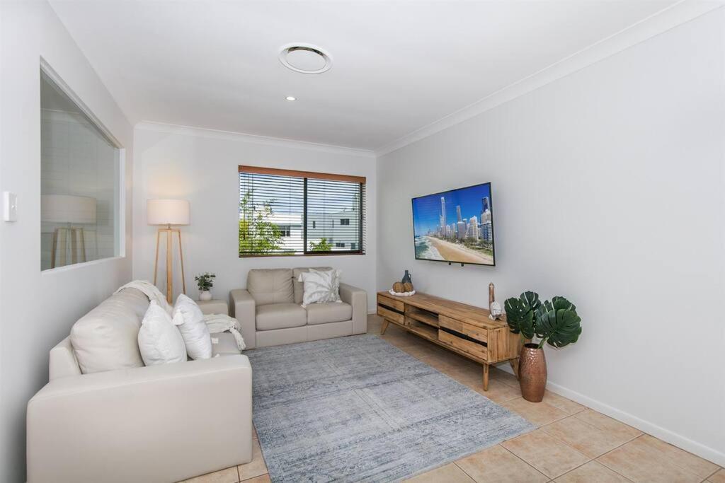 Bliss At Broadbeach - Large Canal Facing Gold Coast