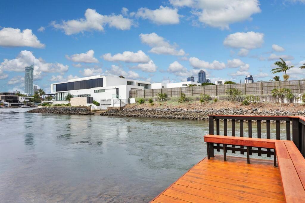 Holiday home Bliss At Broadbeach - Large Canal Facing *