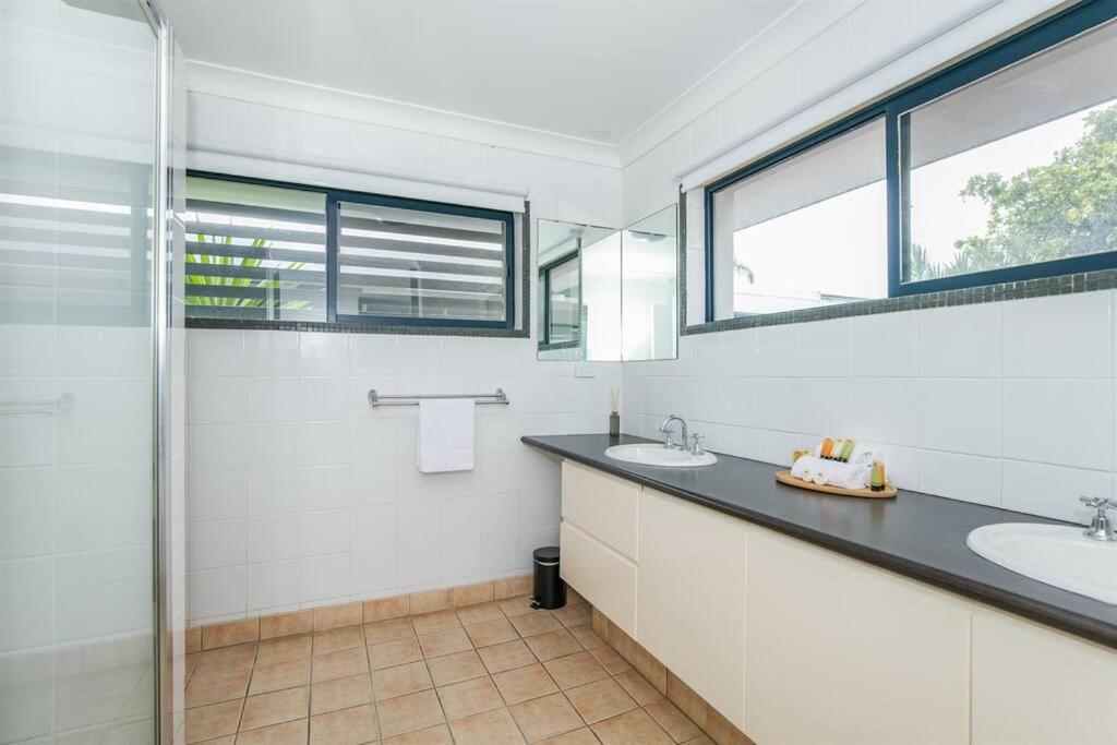 Holiday home Bliss At Broadbeach - Large Canal Facing *