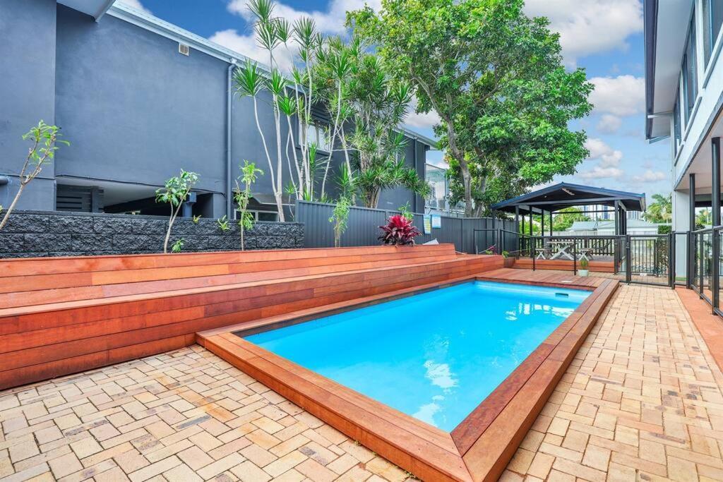 Bliss At Broadbeach - Large Canal Facing *